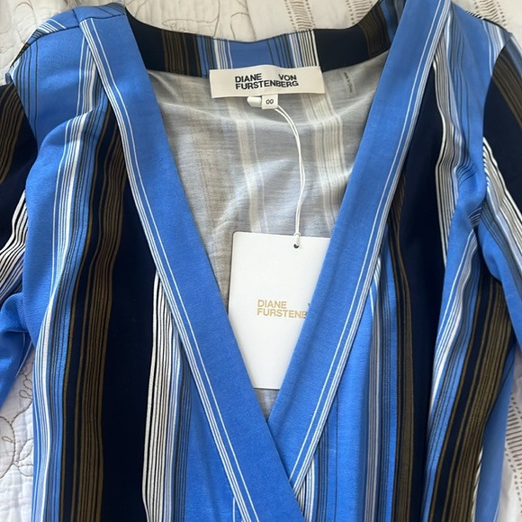 Diane Von Furstenberg (DVF) Wrap dress - Picture 3 of 5